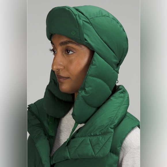 Lululemon Wunder Puff Trapper Hat in Everglade Green main image 6